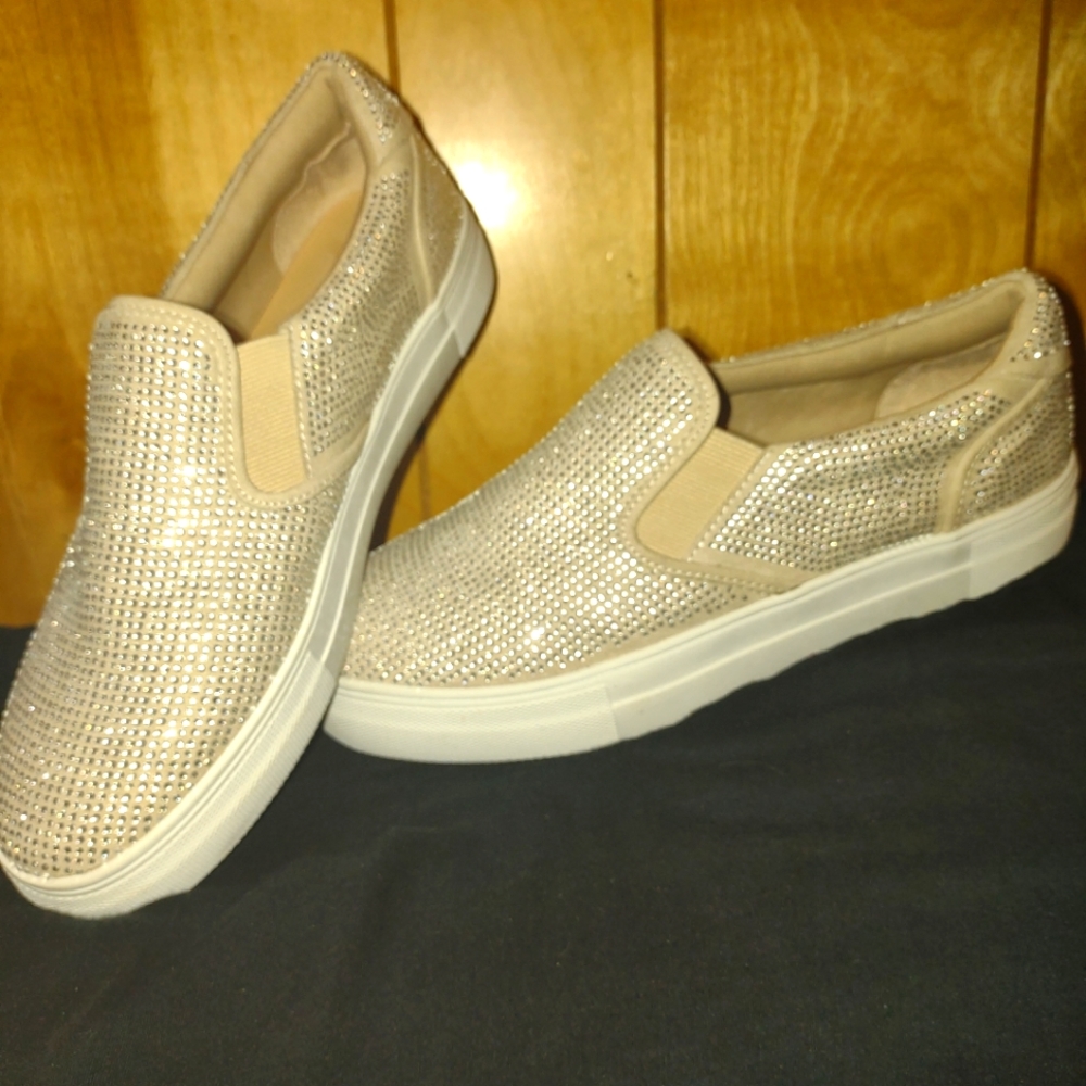 Just Fab slide ons size 9